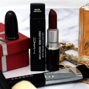 MAC Matte Lipstick - Modern Temptress